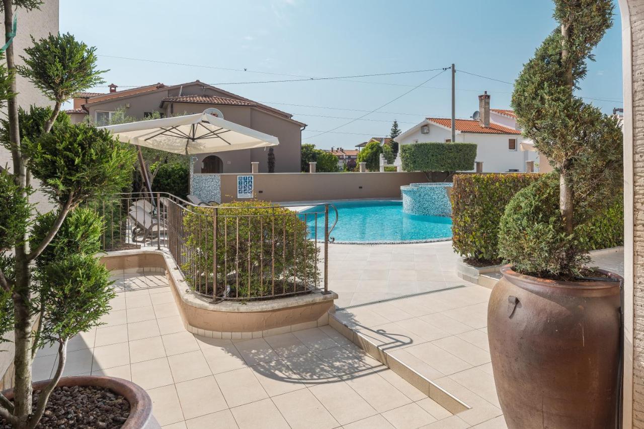 Villa Alena Porec Exterior photo