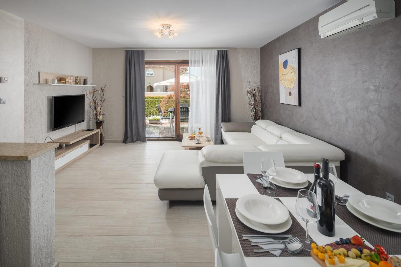 Villa Alena Porec Exterior photo