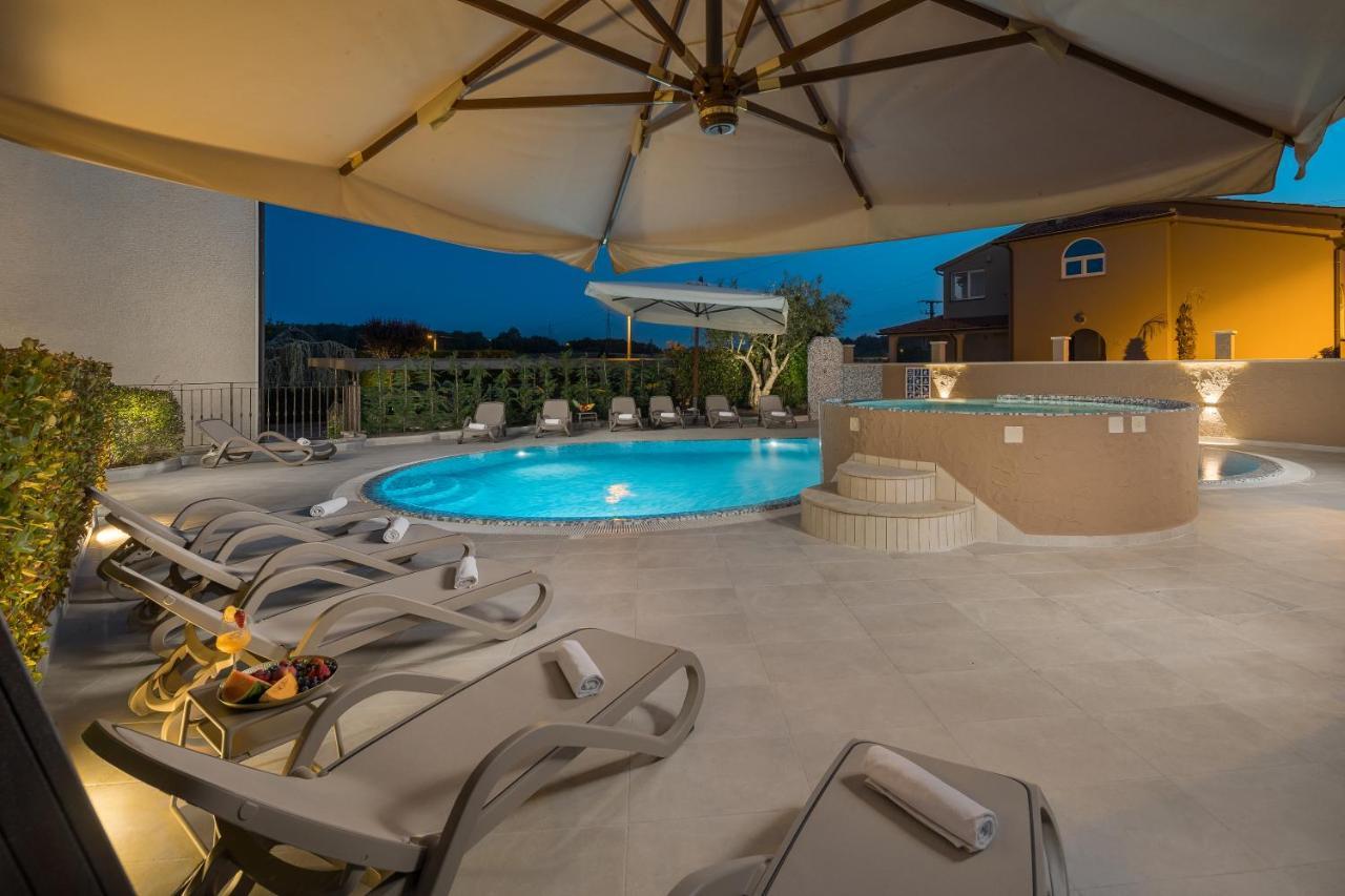 Villa Alena Porec Exterior photo